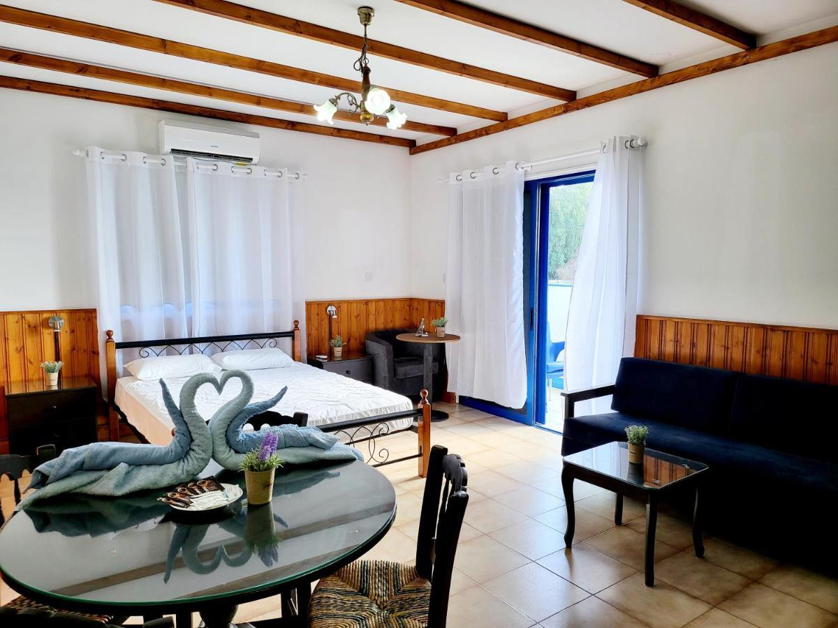 Kanalli Apartments Pomos Luaran gambar
