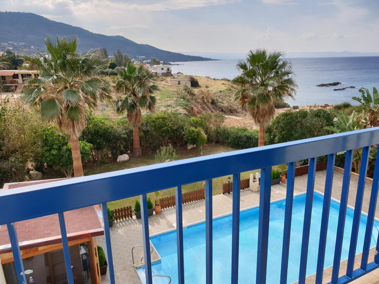 Kanalli Apartments Pomos Luaran gambar