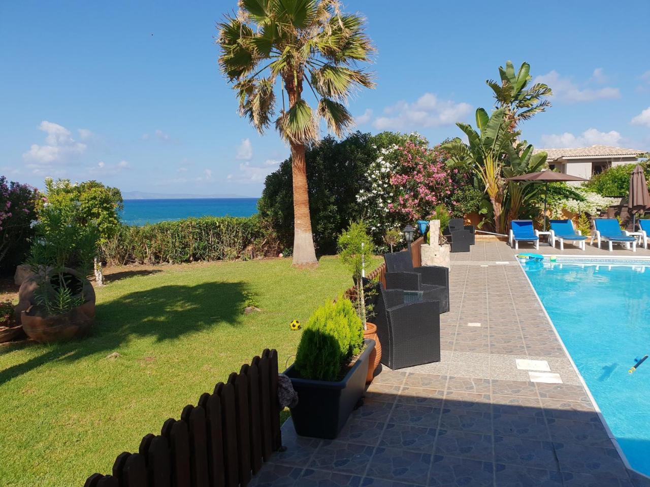Kanalli Apartments Pomos Luaran gambar