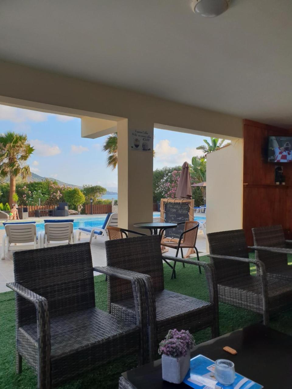 Kanalli Apartments Pomos Luaran gambar