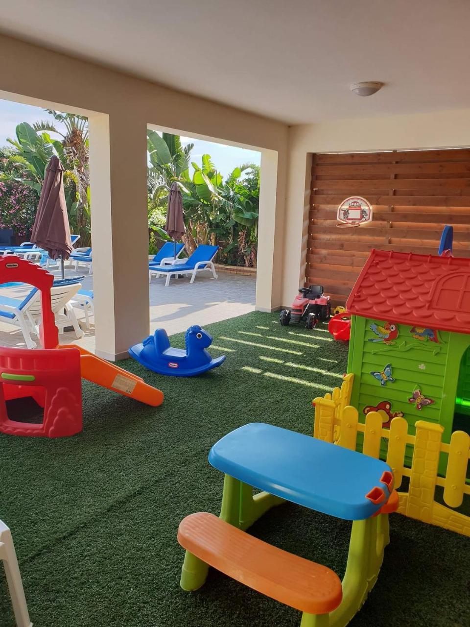 Kanalli Apartments Pomos Luaran gambar
